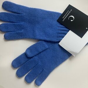 Bloomingdale's Vibrant Blue Cashmere Gloves